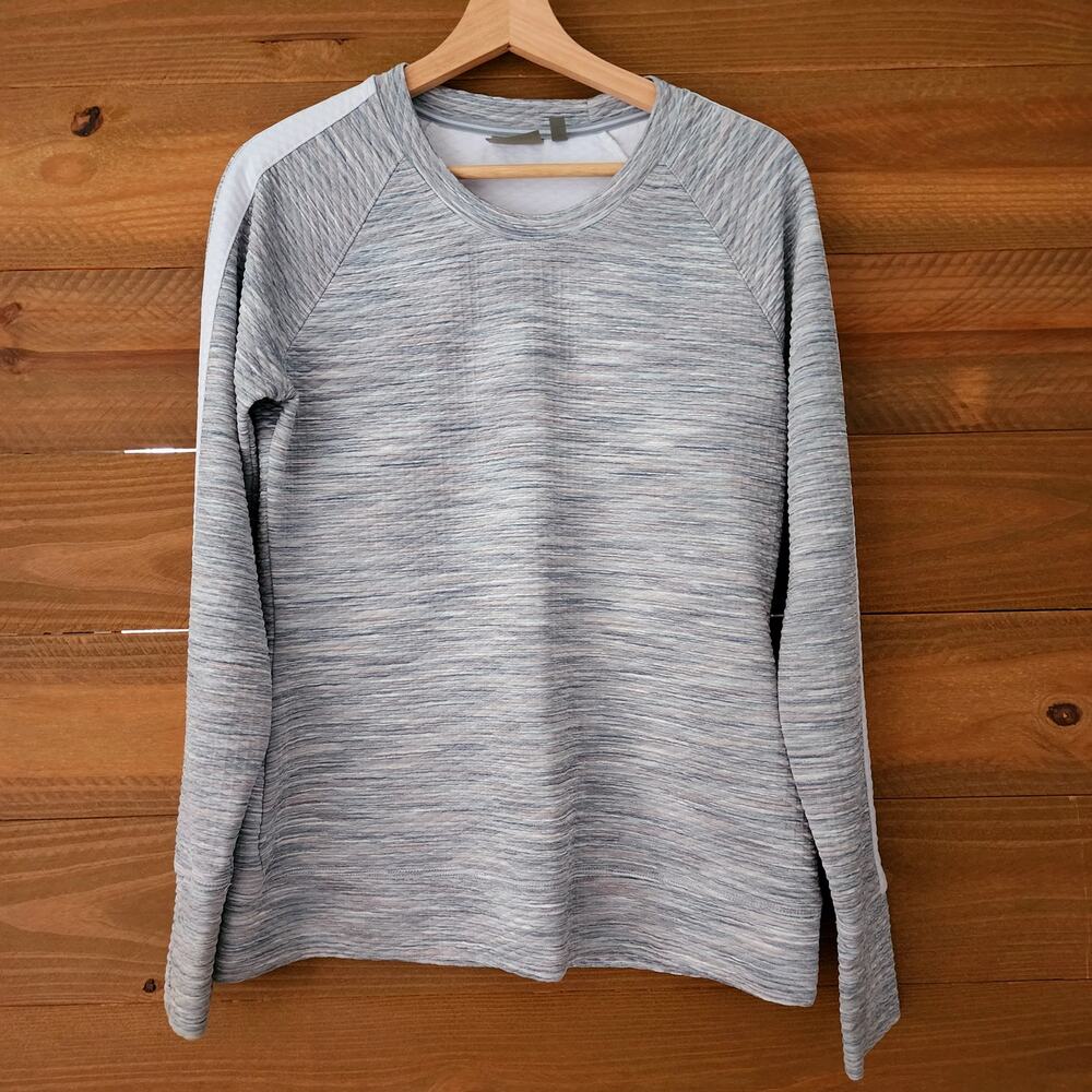Athleta cream‎ gray long sleeve quilted athletic shirt pullover womens size M